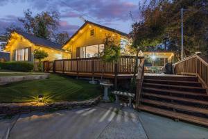 Cozy Cabin by Bass Lake, with Boat Slip