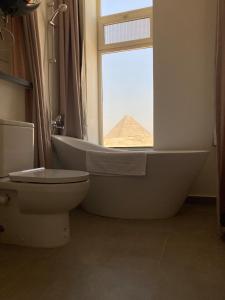 First Row to Pyramids 2BDR Apt