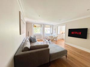 Upscale Apartment in a Prestigious Area