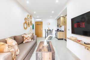 Le COSY CHIC- NEUF - Modern & Chic - Terrasse et Confort - CLIM PARKING et WIFI Gratuit ! GUELIZ