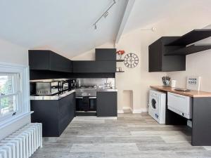 Sleek London Hideout Apartment