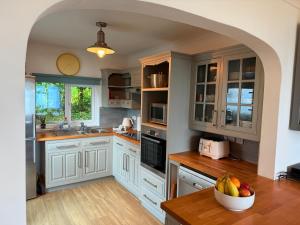 Bella Vista,Sea Views,Dog Friendly,Parking,Sleep 4