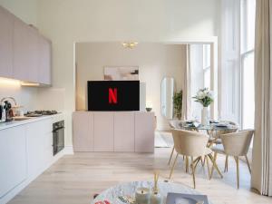 Bright & Stylish Apartment in Prime London