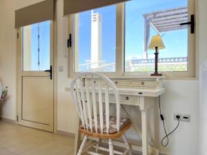 Sea Breeze - Home with a View