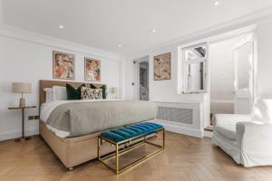 Chic Kensington Residence