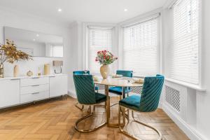 Chic Kensington Residence