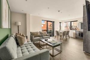 Contemporary 3 Bed London Apartment