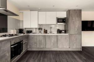 Contemporary 3 Bed London Apartment