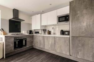 Contemporary 3 Bed London Apartment