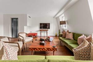 Spacious 4 Bedroom Loft Retreat