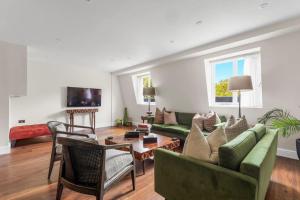 Spacious 4 Bedroom Loft Retreat