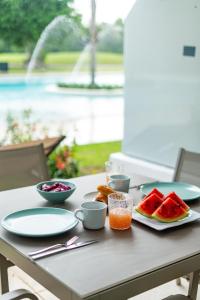 Aqua Fam Swim out Suite - Pool @ Cana Rock G 117