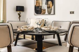 Elegant Kensington Apartment