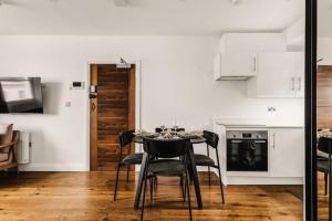 Cosy Kensington Apartment