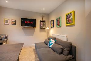 4 Bed Contractor Accommodation in Longbridge