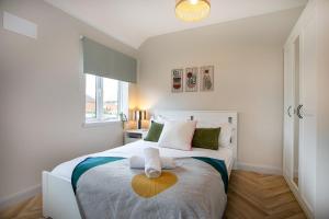 4 Bed Contractor Accommodation in Longbridge