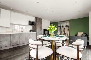 Chic East London Hideaway