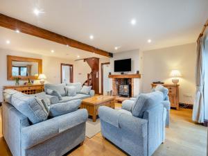 Woodpecker Barn - Cwl