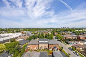 Spacious 3BR Loft with Balcony and Free Parking