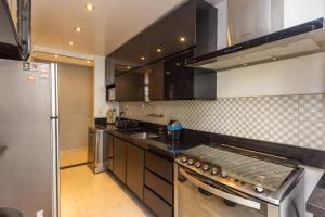 Copacabana Space - Style and comfort for big groups by the beach!