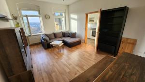 Ruhiger Flussblick vom Balkon all-in 5G