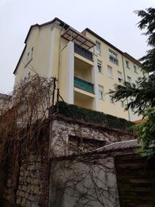 Ruhiger Flussblick vom Balkon all-in 5G