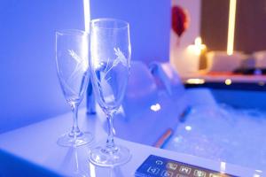 Romantic suite with jacuzzi