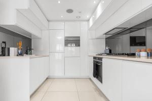 Stylish Hyde Park Two-Bedroom Escape