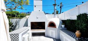 Tranquil Holiday Home with Pool & Garden 4 bedrooms