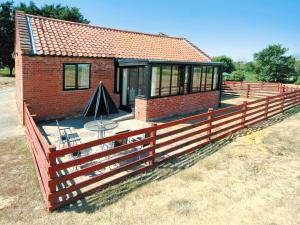 Carols Cottage - E3043