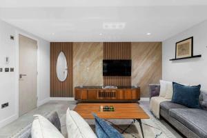 Luxury 5 Bedroom Home