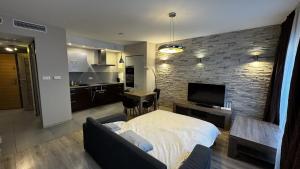 2-pokojowe mieszkanie obok Galerii Dominikańskiej Krawiecka 1