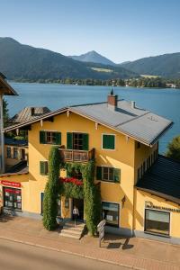Villa Tegernsee - Exclusive Lakefront Villa with private Zirben Sauna, 4 Rooms for Family & Friends