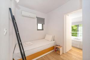 Central cozy garden flat