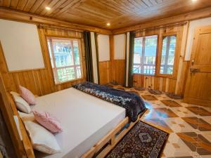 Tirthan Majestic View Homestay