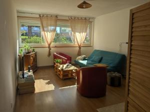 Chambre cozy, vue sur jardin, proche Tram centre ville & aéroport