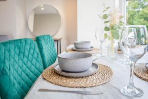 York Place Suites F2