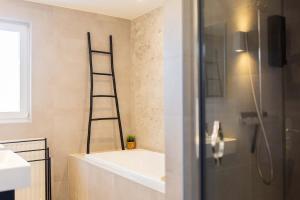 Prestige 70m2 Two-Bedroom Apartment - VW142A