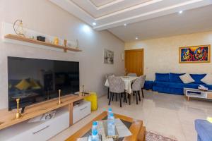 Spacious luxury apartment with pool