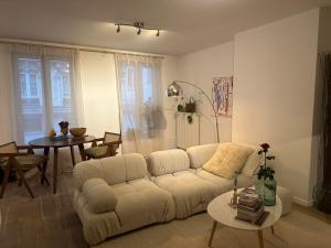 Grand Place, only 3 min walk, 80m beautiful apartment