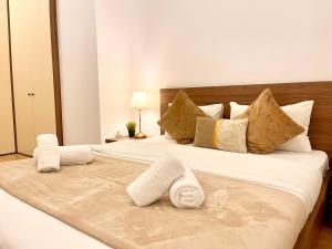 Central Address 26 - Palace of Parliament Area