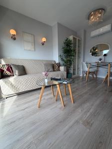 El Atardecer Skyline romantic views