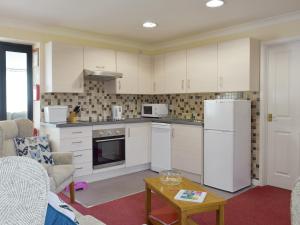 Carols Cottage - E3043