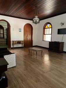 Casa Rústica com Área de Lazer