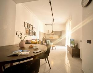 Aurelias Hideaway, Near Vatican