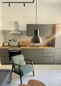 Aurelias Hideaway, Near Vatican