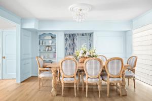 Downtown 10 min, 90 degree F Pool & Spa, Linked 2 homes, Gated Parking