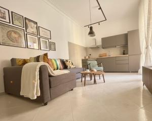 Aurelias Hideaway, Near Vatican