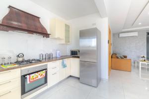 New Spacious Apartment 3 Bdr 2 Bth Bugibba S