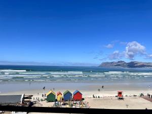 Surf & Stay - Muizenberg Beach